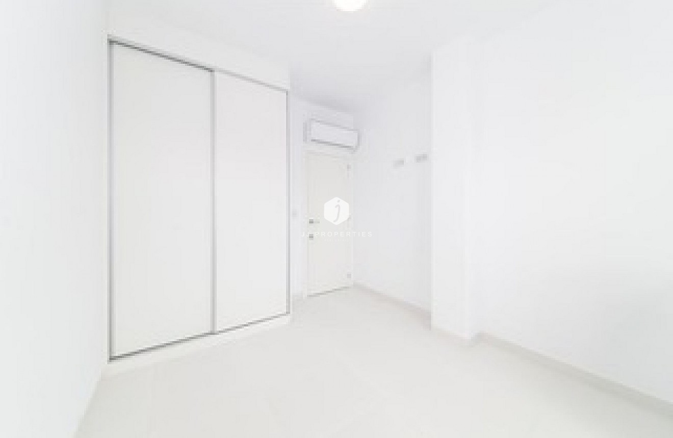 Aus zweiter Hand - Wohnung -
San Miguel de Salinas - Inland