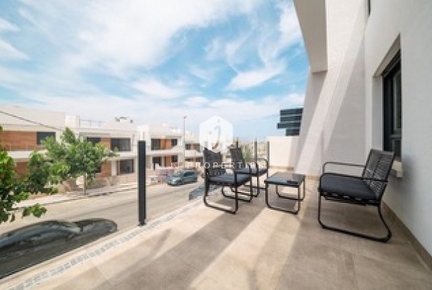 Aus zweiter Hand - Wohnung -
San Miguel de Salinas - Inland