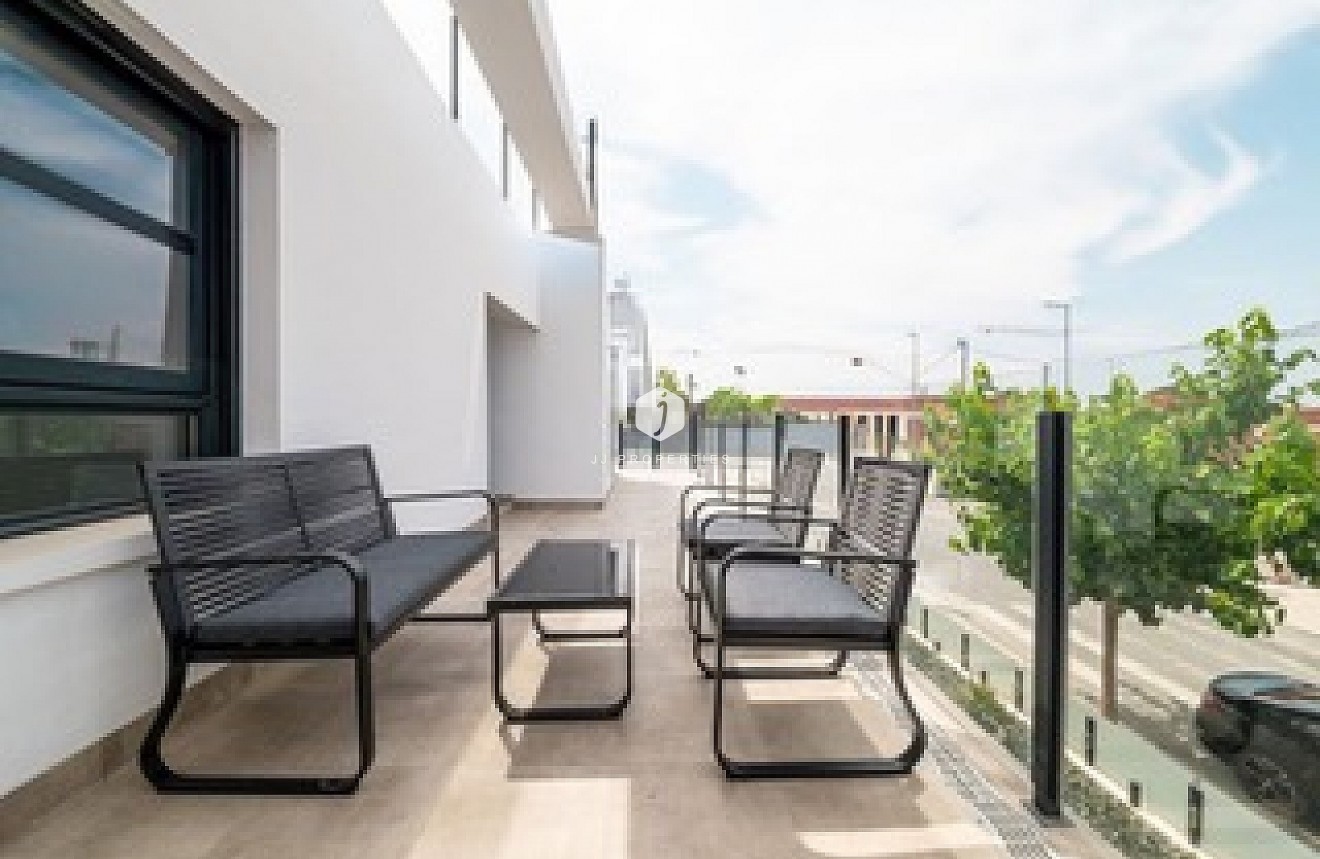 Aus zweiter Hand - Wohnung -
San Miguel de Salinas - Inland