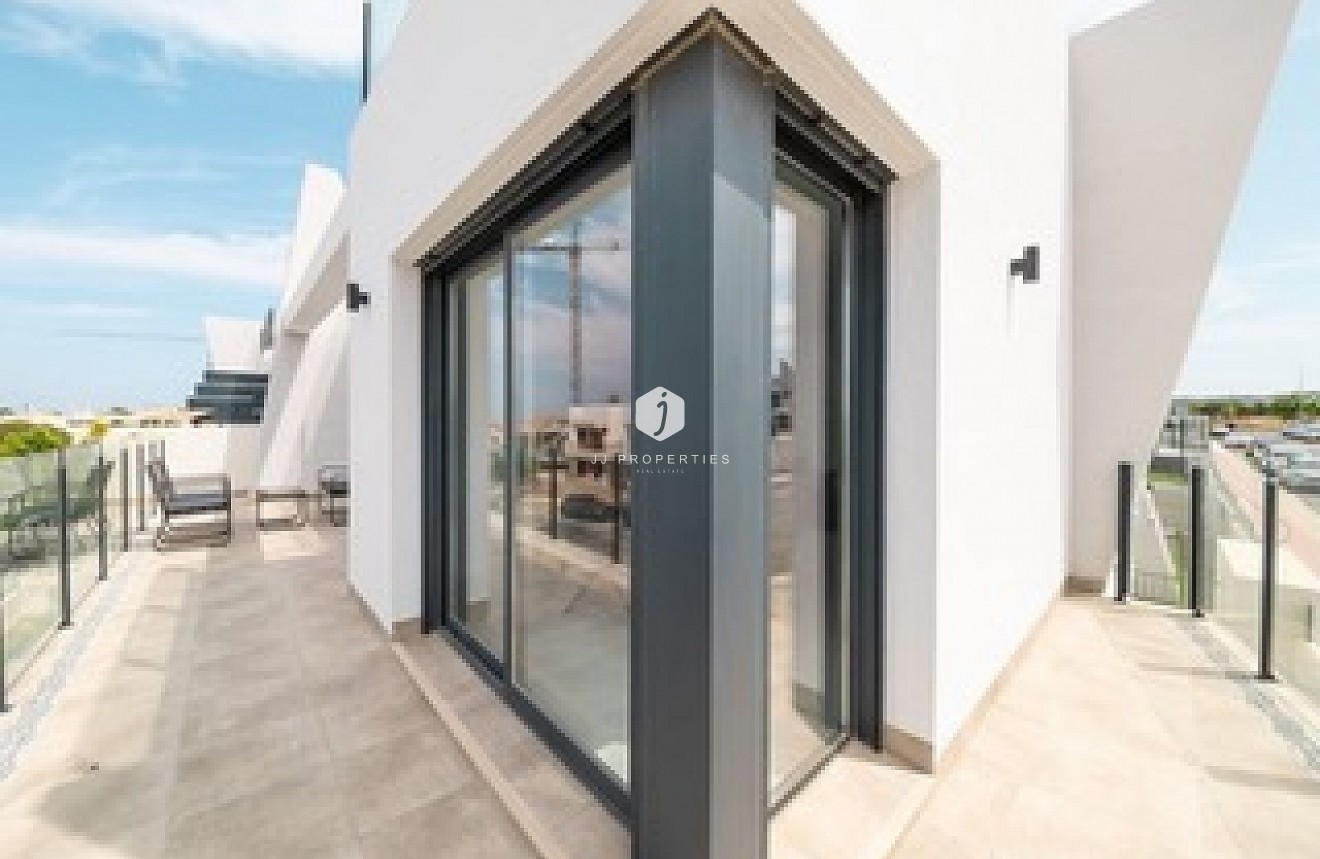 Aus zweiter Hand - Wohnung -
San Miguel de Salinas - Inland