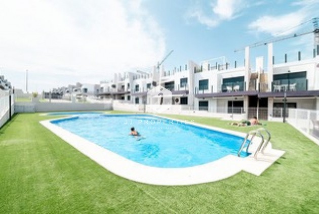 Aus zweiter Hand - Wohnung -
San Miguel de Salinas - Inland