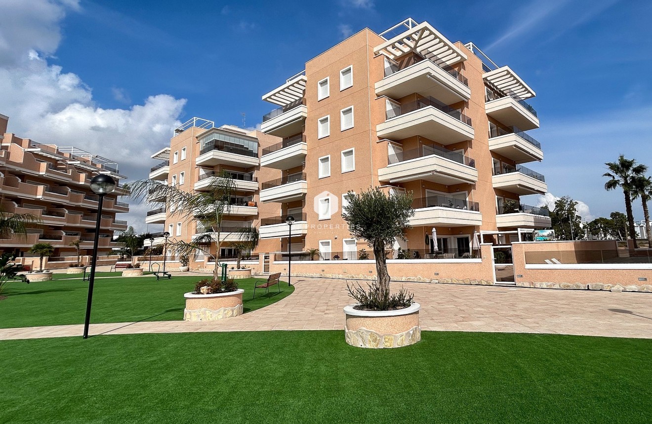 Resale - Apartment / flat -
El Raso - Costa Blanca