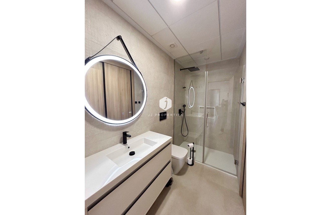 Resale - Apartment / flat -
El Raso - Costa Blanca