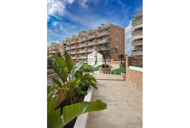 Resale - Apartment / flat -
El Raso - Costa Blanca