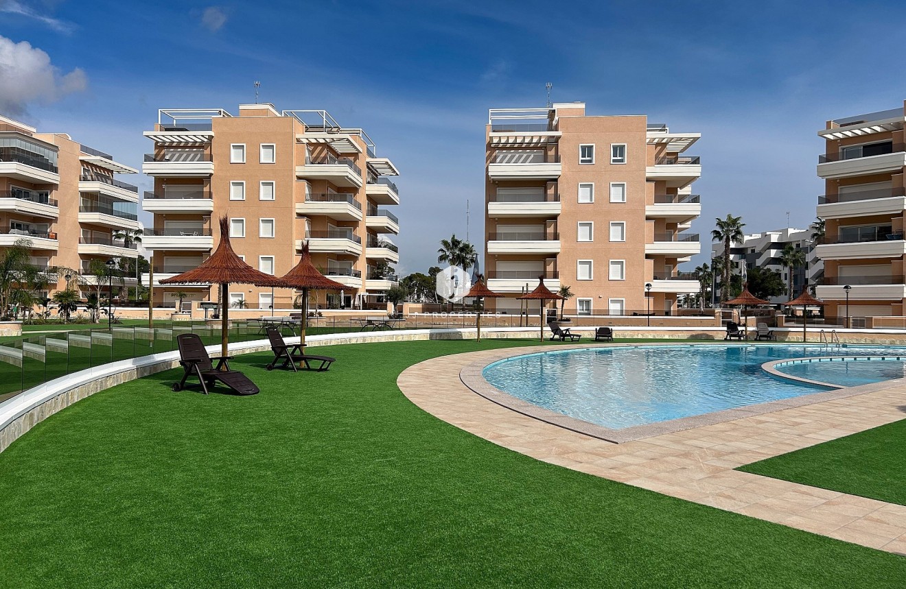 Resale - Apartment / flat -
El Raso - Costa Blanca
