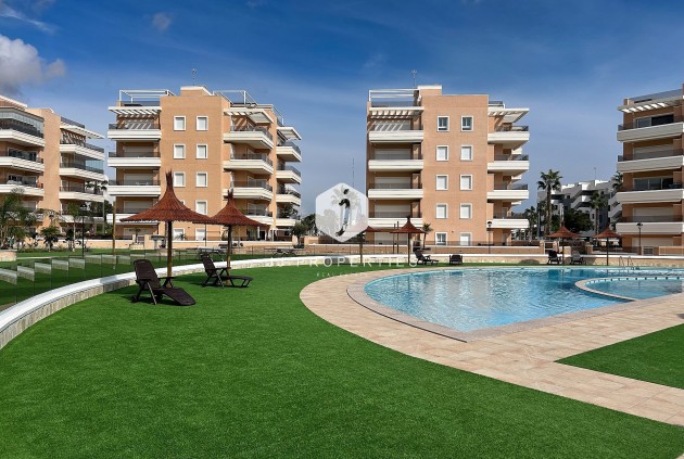 Resale - Apartment / flat -
El Raso - Costa Blanca