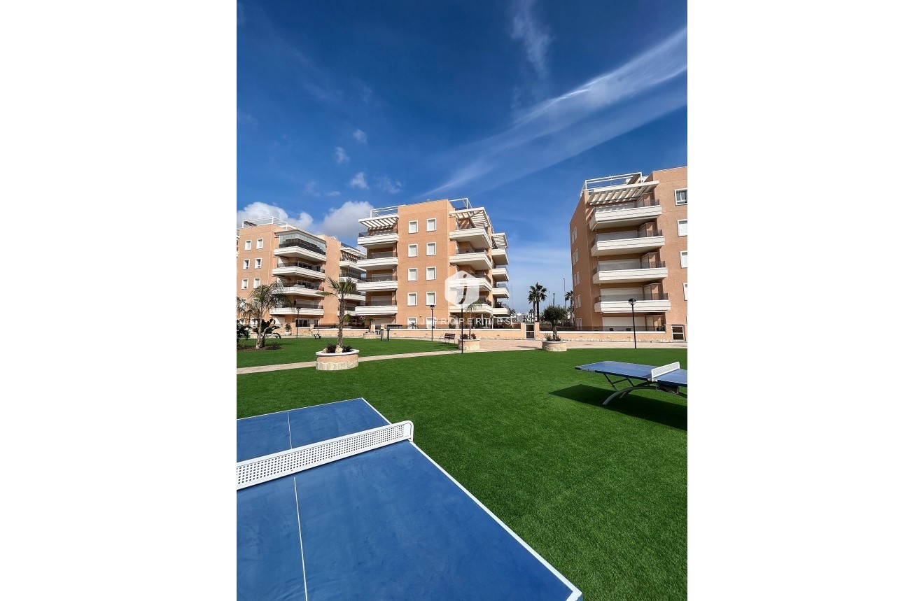Resale - Apartment / flat -
El Raso - Costa Blanca