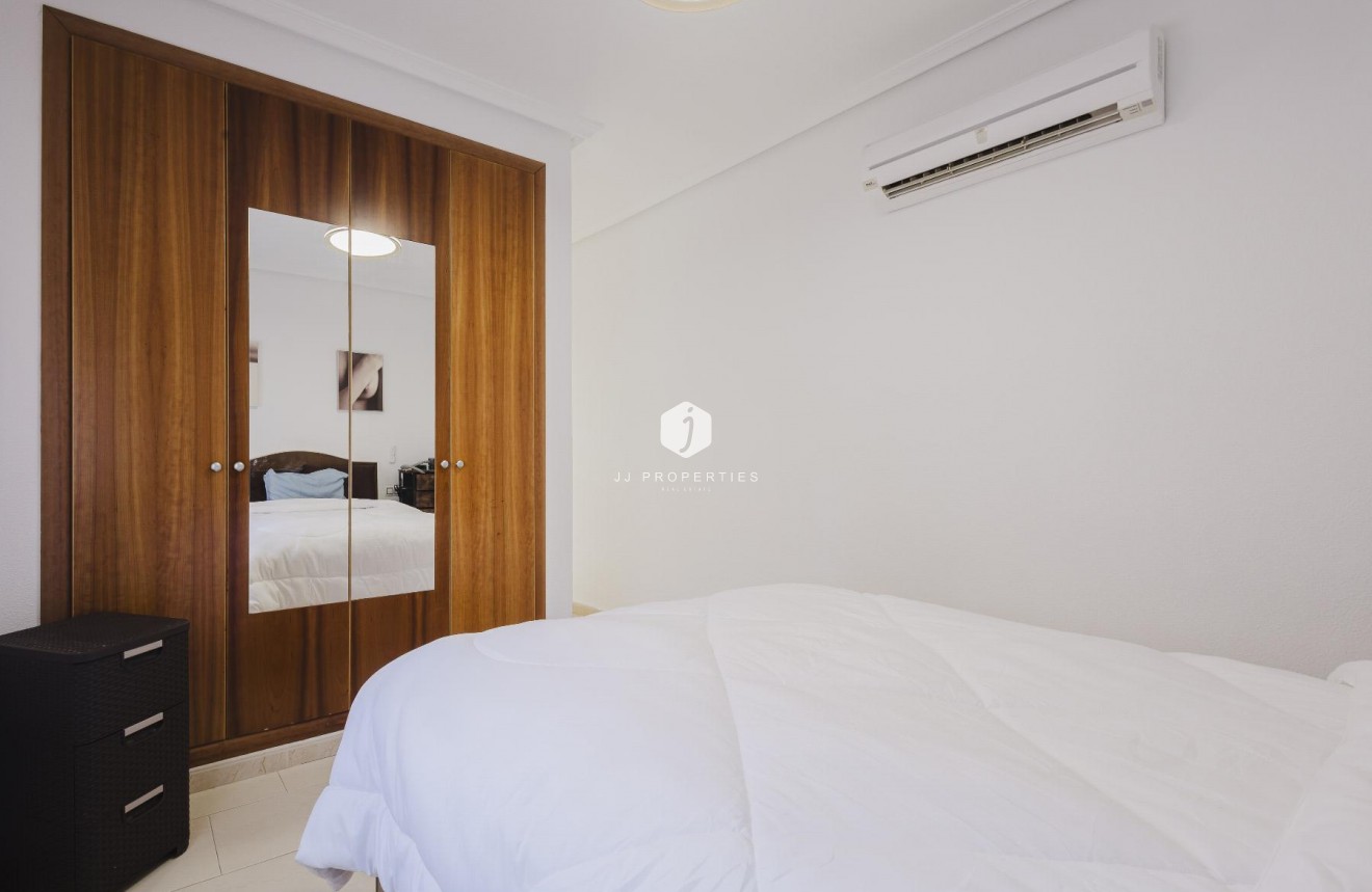 Resale - Villa -
Torrevieja - Costa Blanca