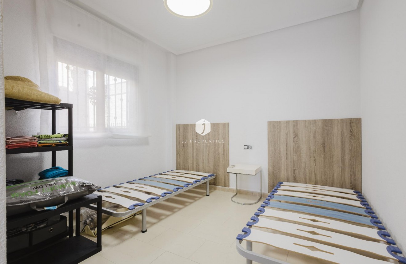 Resale - Villa -
Torrevieja - Costa Blanca