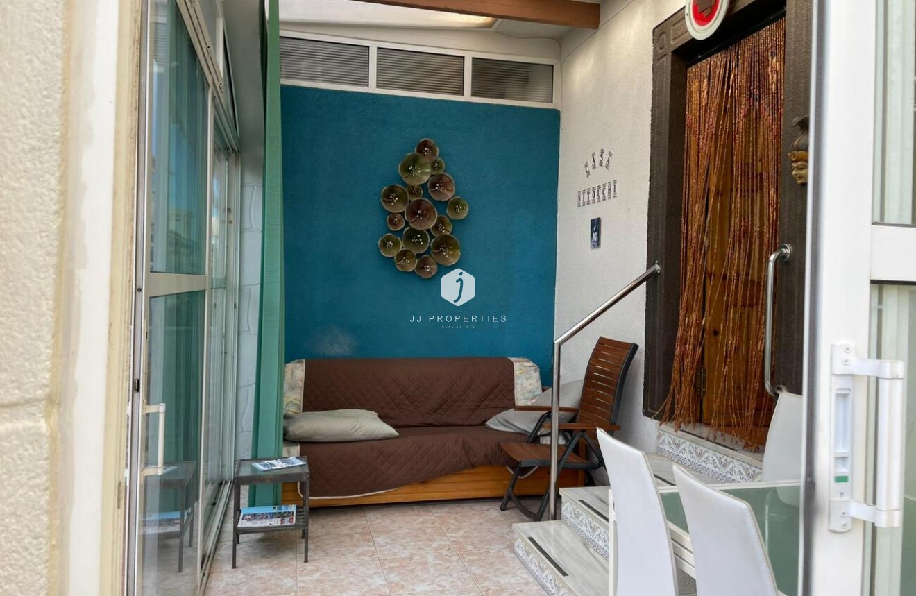 Resale - Chalet -
Orihuela Costa - Punta Prima