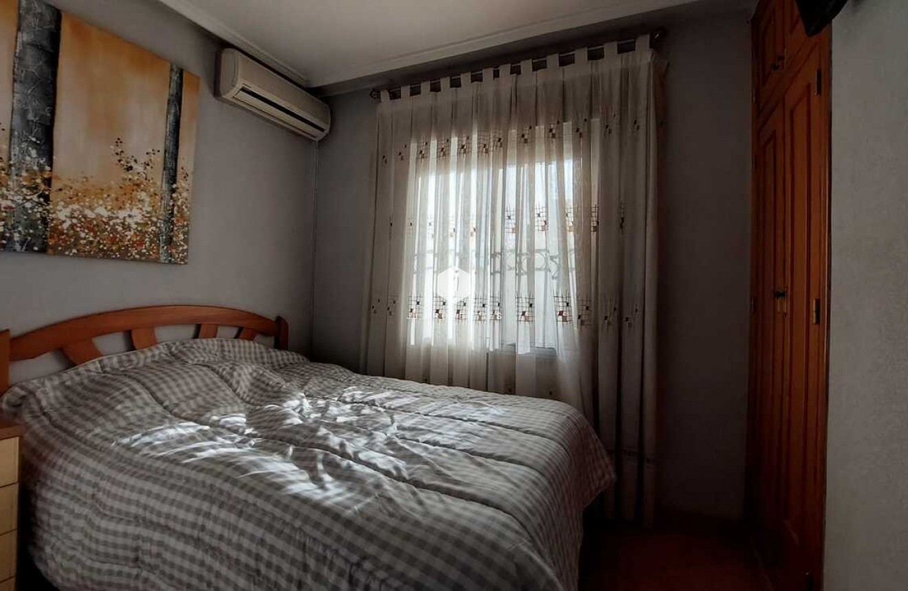 Resale - Chalet -
Orihuela Costa - Punta Prima