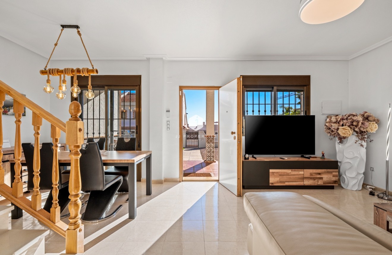 Resale - Villa -
San Miguel de Salinas - Inland