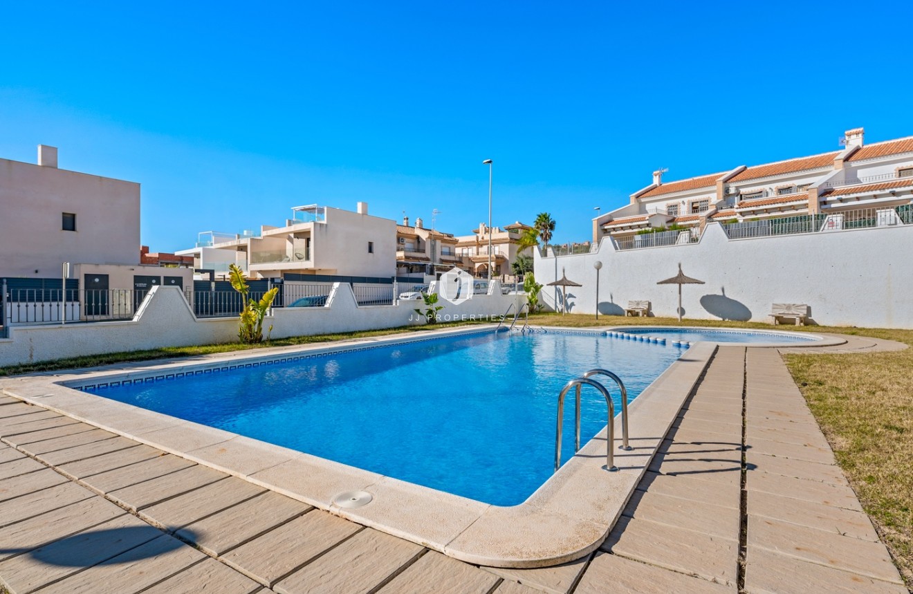 Resale - Villa -
San Miguel de Salinas - Inland
