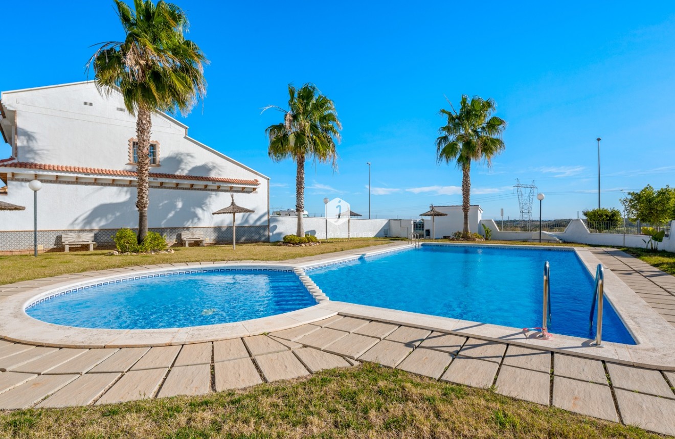 Resale - Villa -
San Miguel de Salinas - Inland