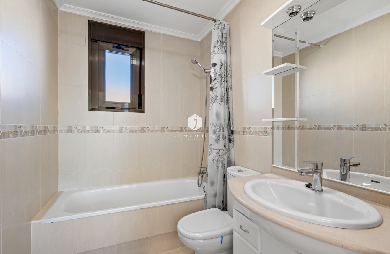 Resale - Villa -
San Miguel de Salinas - Inland