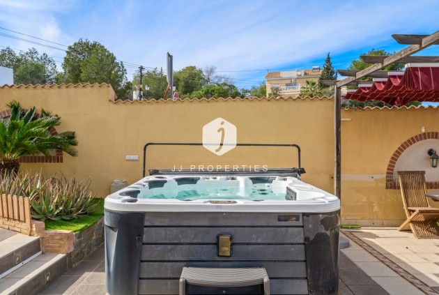 Resale - Villa -
Orihuela Costa - Costa Blanca