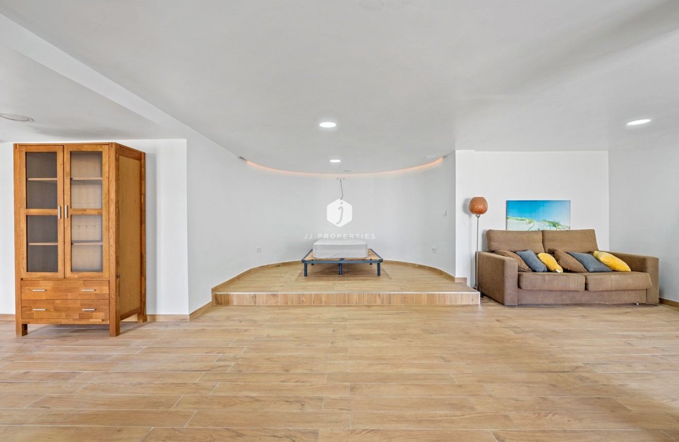 Resale - Villa -
Orihuela Costa - Costa Blanca