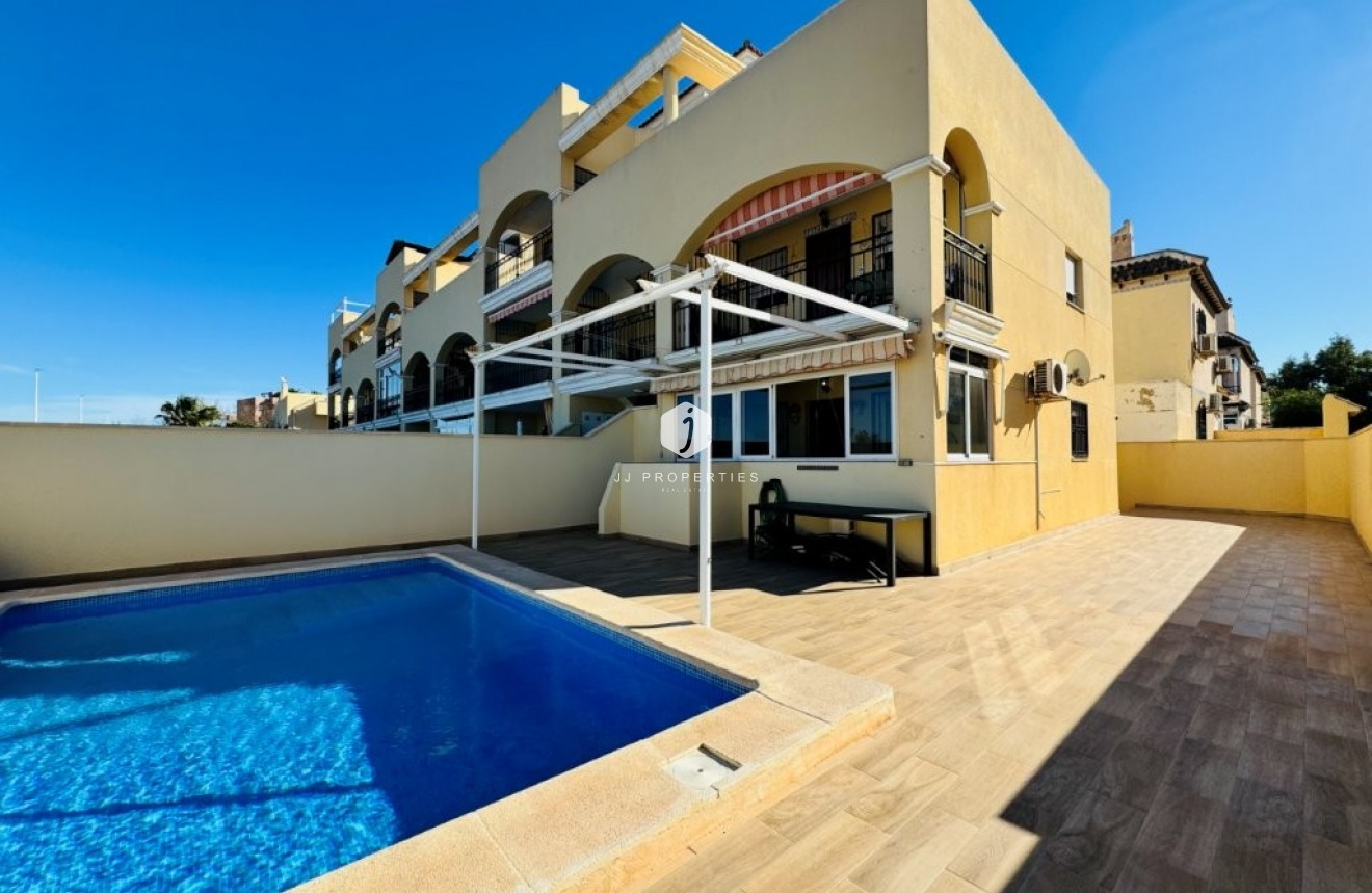 Resale - Apartment / flat -
La Mata - Costa Blanca