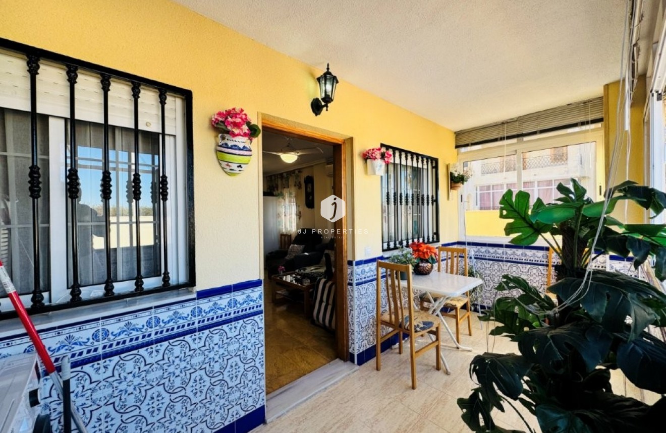 Resale - Apartment / flat -
La Mata - Costa Blanca