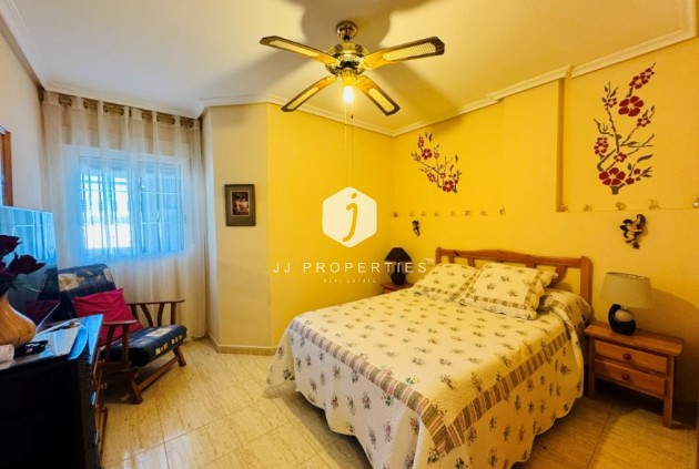 Resale - Apartment / flat -
La Mata - Costa Blanca