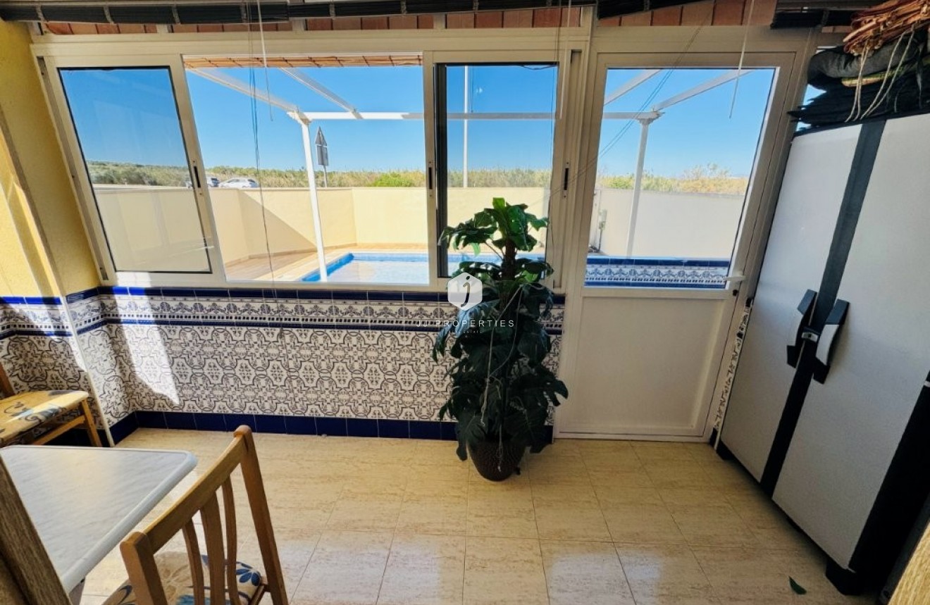 Resale - Apartment / flat -
La Mata - Costa Blanca