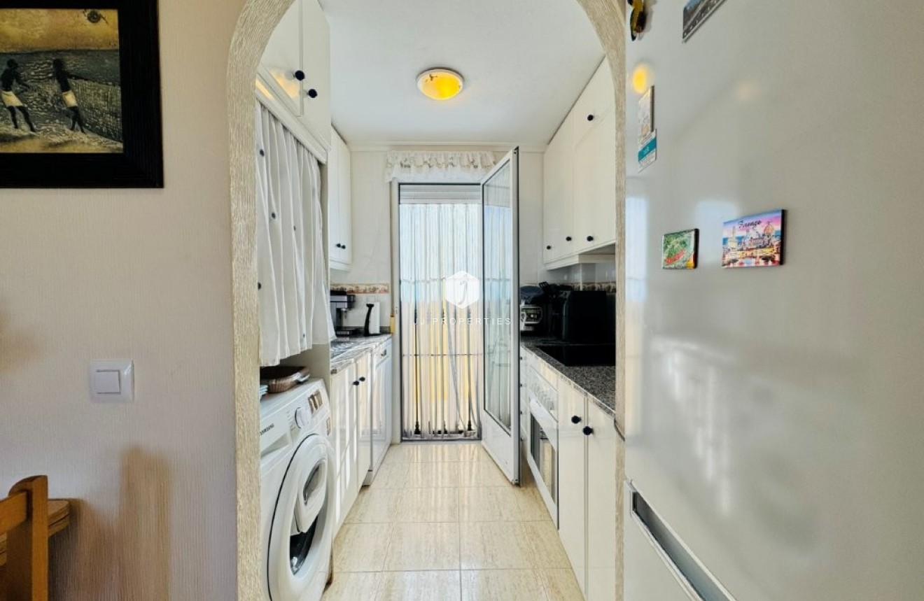 Resale - Apartment / flat -
La Mata - Costa Blanca