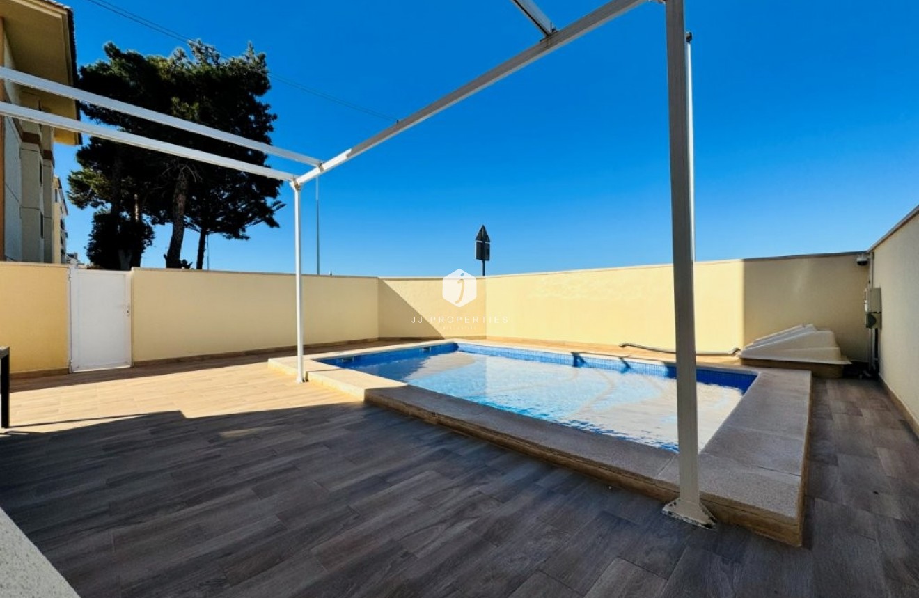 Resale - Apartment / flat -
La Mata - Costa Blanca