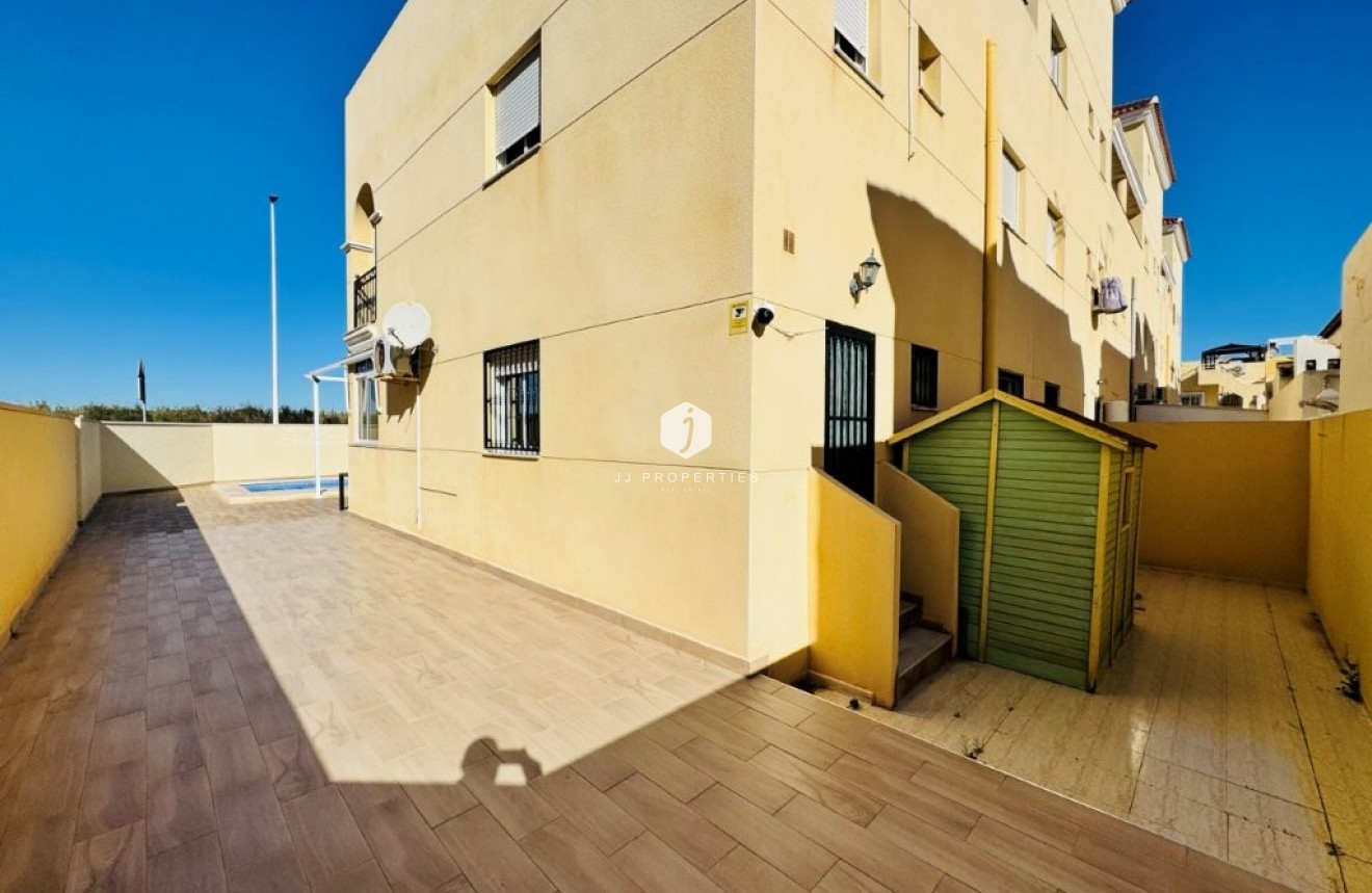 Resale - Apartment / flat -
La Mata - Costa Blanca