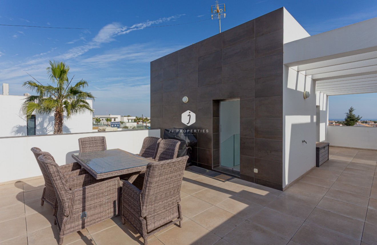 Resale - Villa -
Orihuela Costa - Costa Blanca