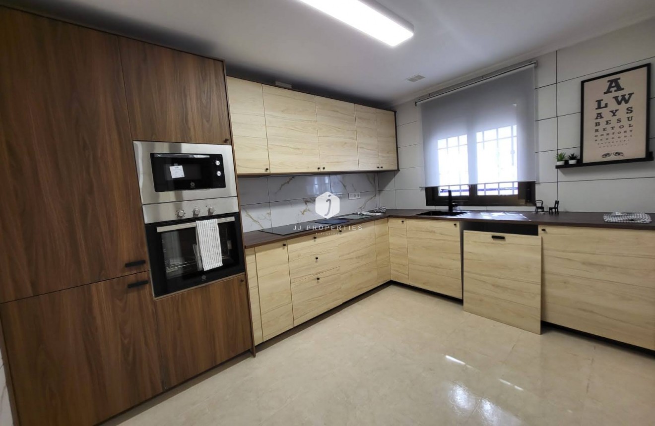 Resale - Chalet -
San Miguel de Salinas - Inland