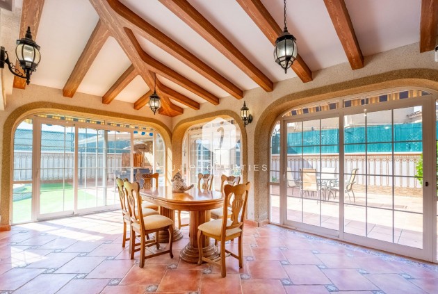 Aus zweiter Hand - Villa -
Torrevieja - El chaparral