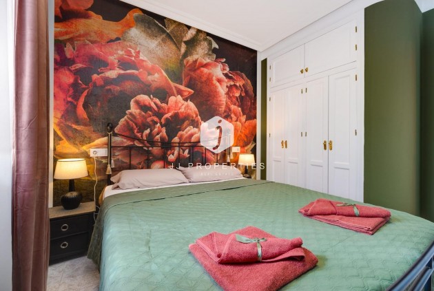 Resale - Apartment / flat -
Torrevieja - Estacion de autobuses