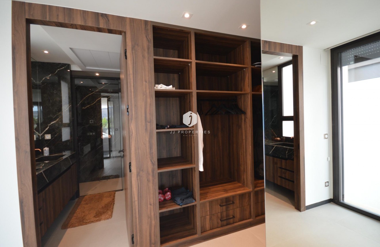 Resale - Villa -
Algorfa - Comunidad Valenciana