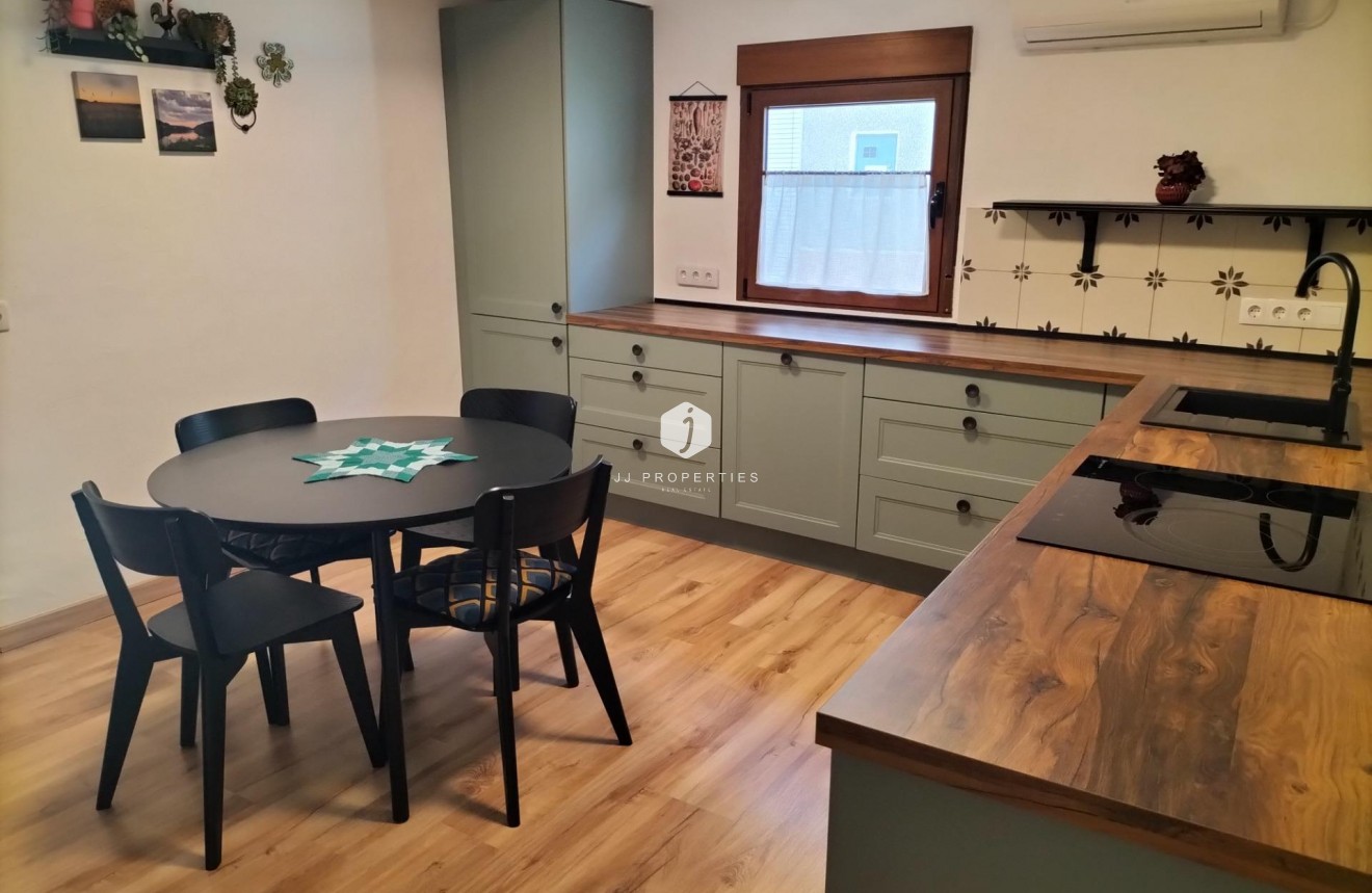 Resale - Chalet -
Formentera del Segura - Centro