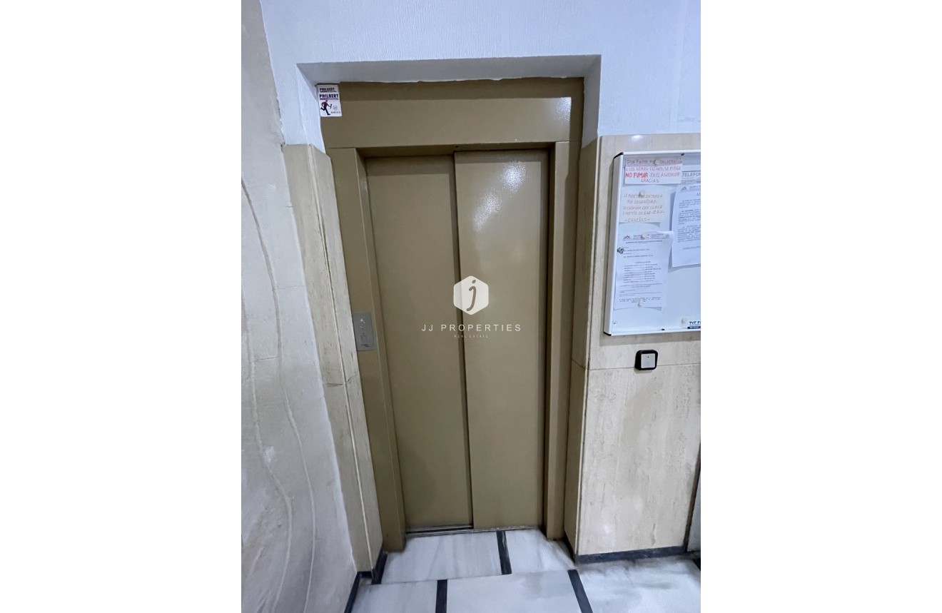 Resale - Penthouse -
Torrevieja - Playa de cura