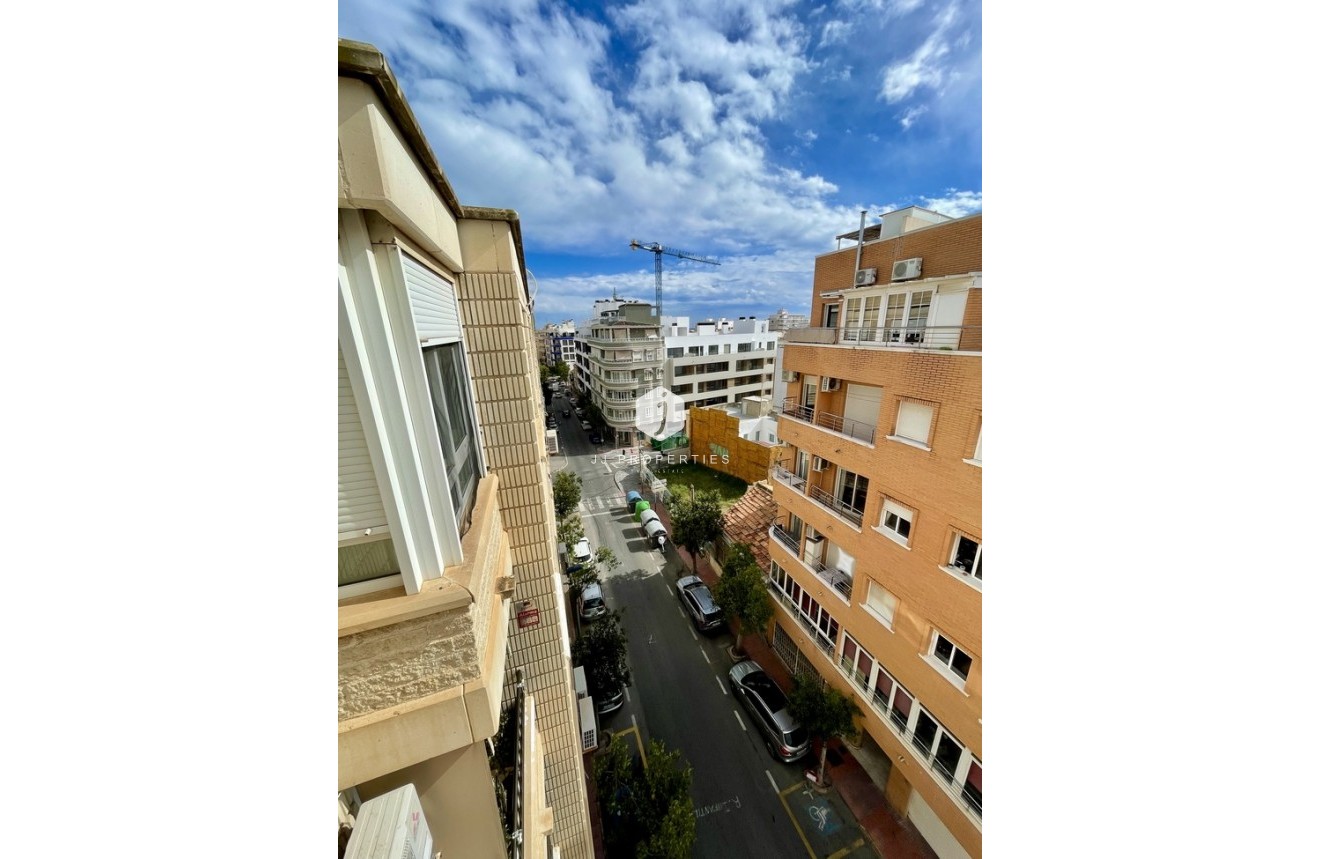 Resale - Penthouse -
Torrevieja - Playa de cura