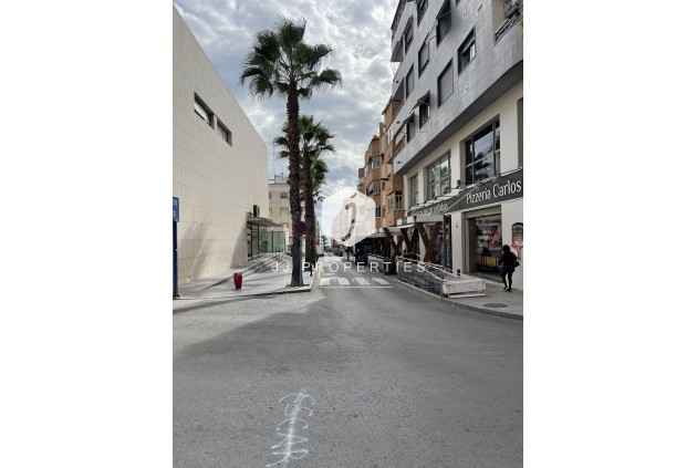 Resale - Penthouse -
Torrevieja - Playa de cura