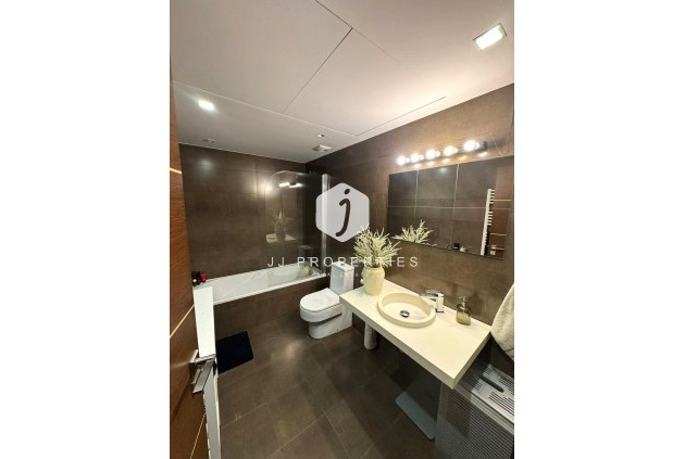 Resale - Apartment / flat -
Torrevieja - Centro