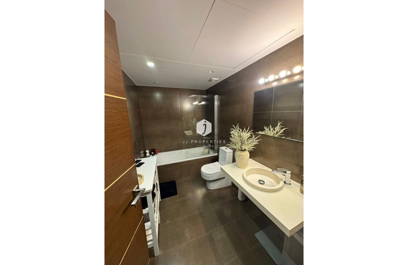 Resale - Apartment / flat -
Torrevieja - Centro