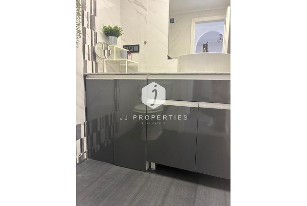 Aus zweiter Hand - Wohnung -
Torrevieja - Centro