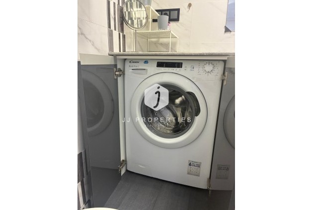 Aus zweiter Hand - Wohnung -
Torrevieja - Centro