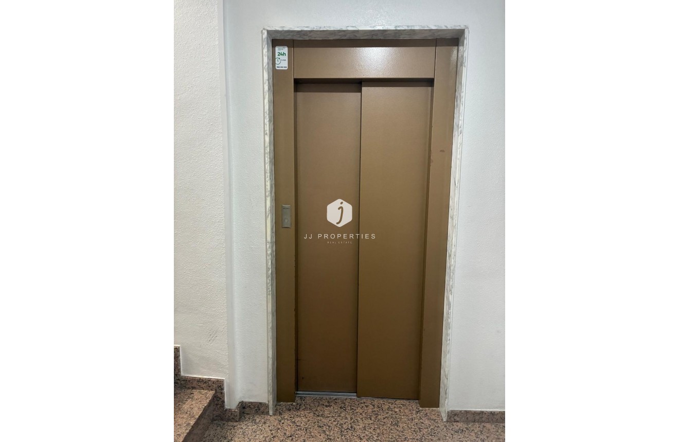 Aus zweiter Hand - Wohnung -
Torrevieja - Centro