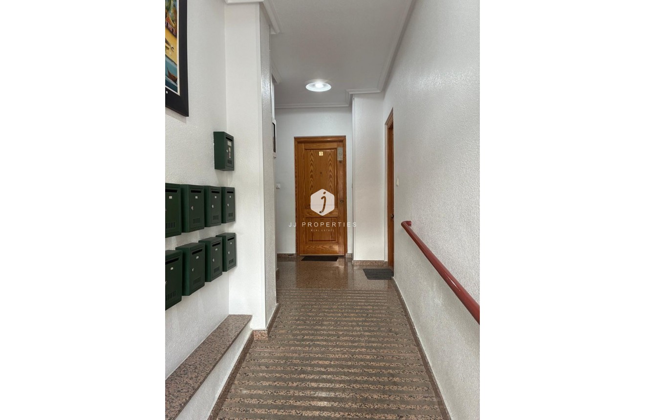 Aus zweiter Hand - Wohnung -
Torrevieja - Centro