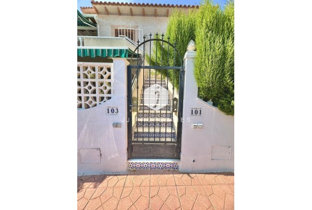 Resale - Bungalow -
Guardamar del Segura - El Moncayo