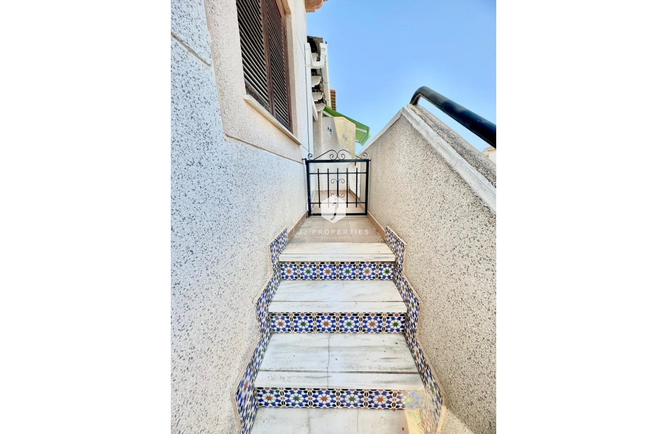 Resale - Bungalow -
Guardamar del Segura - El Moncayo