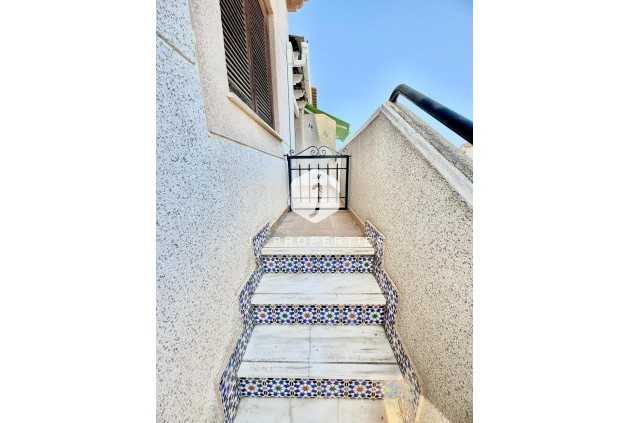 Resale - Bungalow -
Guardamar del Segura - El Moncayo