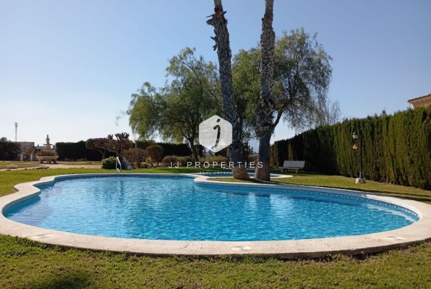 Resale - Chalet -
Catral - Costa Blanca