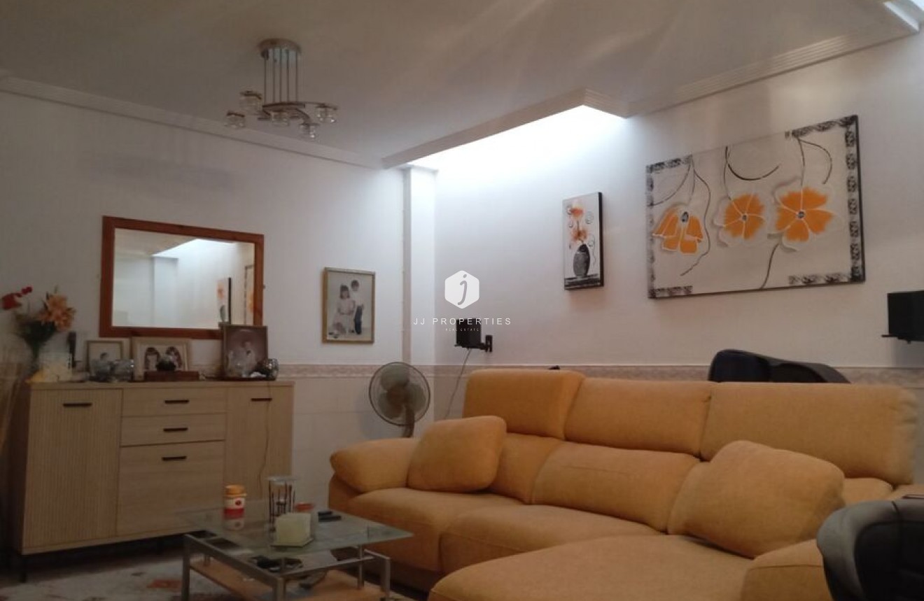 Resale - Chalet -
Catral - Costa Blanca