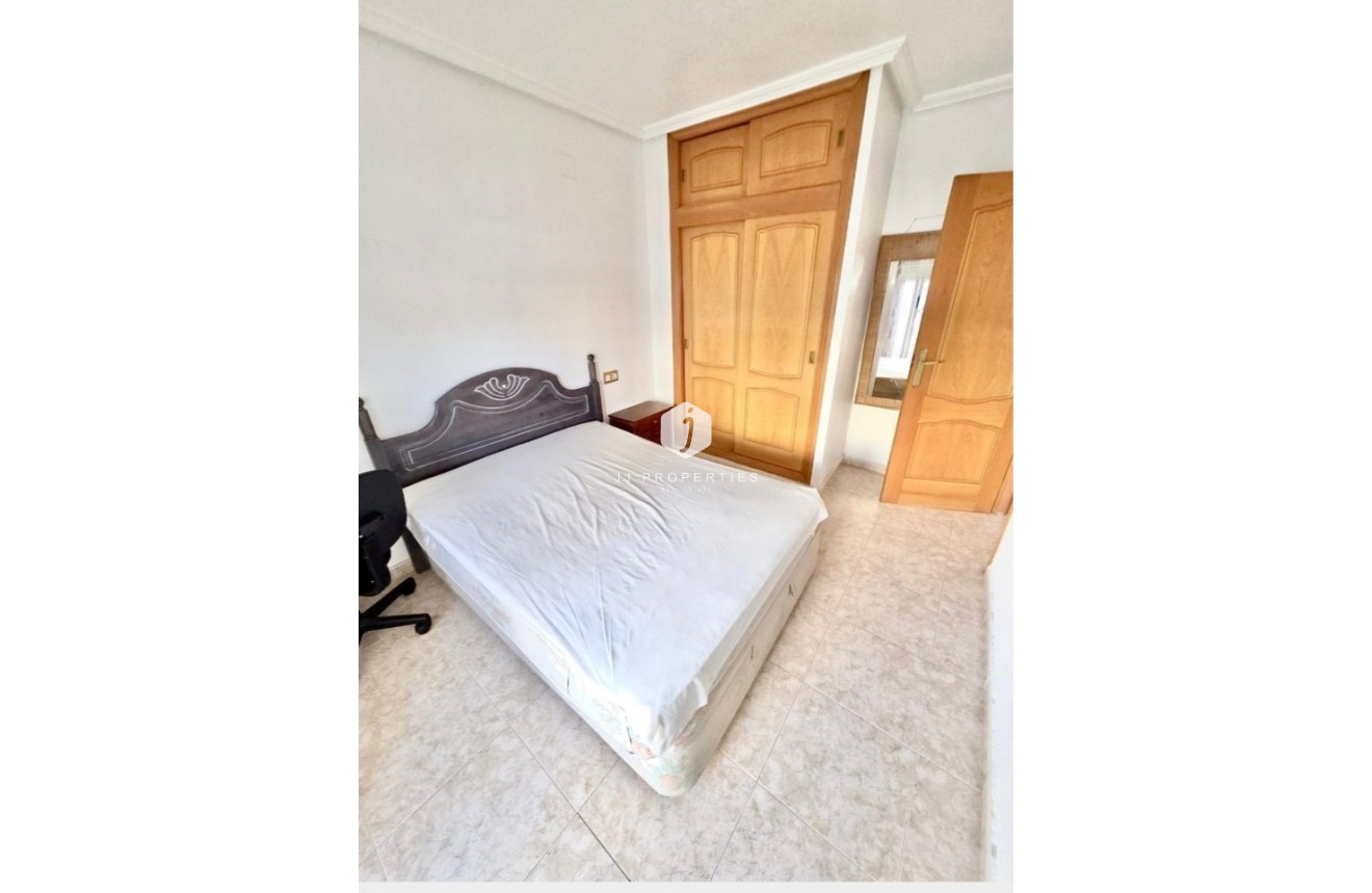 Resale - Chalet -
Playa Flamenca - Costa Blanca