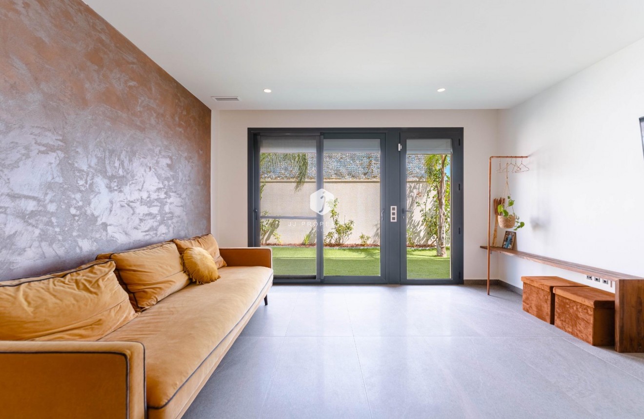 Resale - Villa -
San Miguel de Salinas - Bellavista